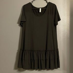 Black ruffle bottom boutique top